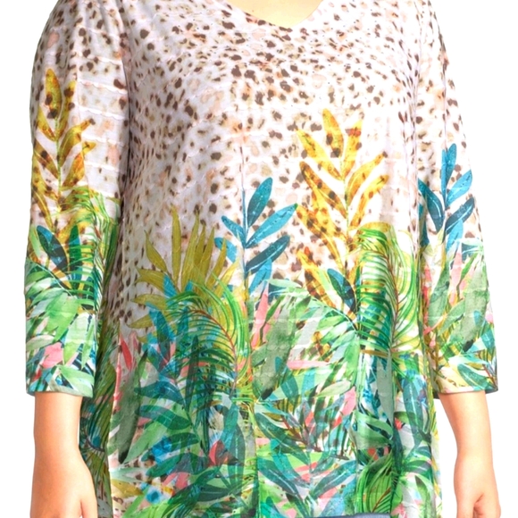 Time and Tru NWT Tunic Length 3/4 Sleeve V-Neck Sublimation Top 450 - Picture 2 of 10